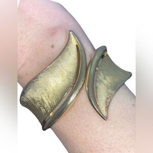 Singed Crown Trifari Hinge Cuff Gold Tone Bracelet Rare 1960s